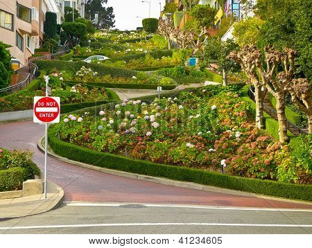 Lombard Street desde abajo