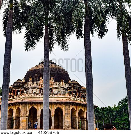 Mughal Architecture Inside Lodhi Gardens, Delhi, India, Arches Inside The The Three-domed Mosque In
