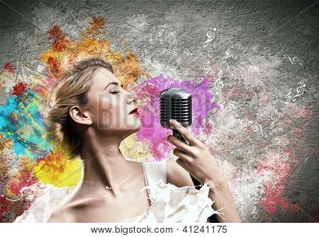 금발의 여성가 수