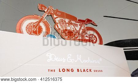 Bordeaux , Aquitaine France - 03 08 2021 : Deus Ex Machina Logo And Sign Text On Motorcycle Custom A