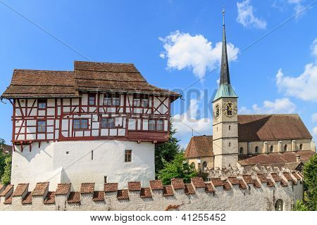 Burg Zug und St. Oswald Kirche, Schweiz