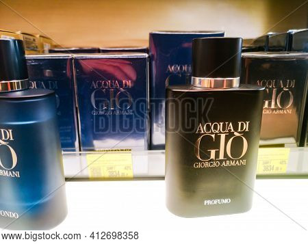 A Stylish Fragrance For Men Acqua Di Gio Profumo By Giorgio Armani Belongs To The Aromatic Aquatic G