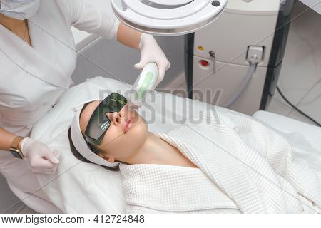 Ultraformer Lifting. Face Skin Care. Close-up Of Woman Getting Facial Hydro Microdermabrasion Peelin