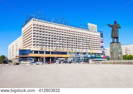 Nizhny Novgorod, Russia - June 29, 2016: Marins Park Hotel On The Lenin Square In Nizhny Novgorod, R