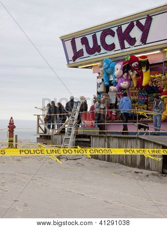 SEASIDE HEIGHTS, NJ - 13 JAN: Les gens Découvre la rive de la terrasse de Leo Lucky sur 13 janvier 2013