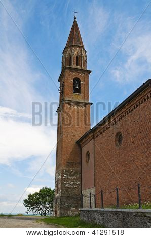 Kostel St. Lorenzo. Veano. Emilia-Romagna. Itálie.