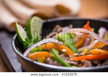 Oksekød Fajita i gryden