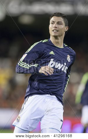 VALENCIA - 20. ledna: Cristiano Ronaldo během utkání španělské fotbalové ligy mezi Valencia CF a 