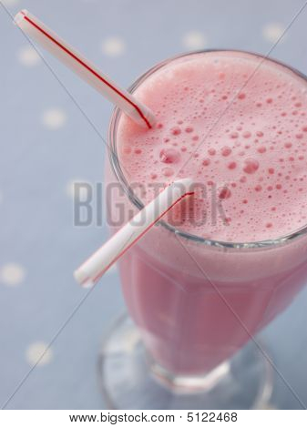 Strawberry Milkshake med sugrör