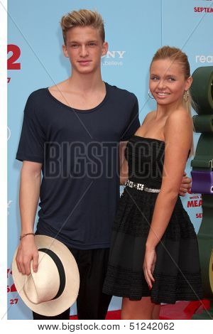 LOS ANGELES - SEP 21:  Cody Simpson, Ali Simpson at the 