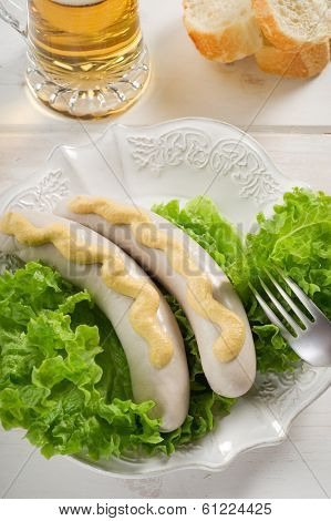 wurstel with green salad
