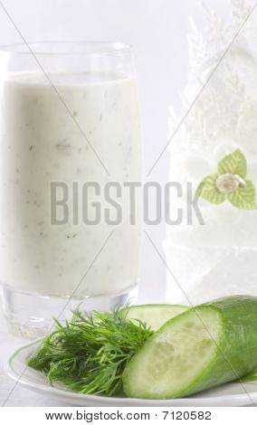 Kefir med agurk og dild