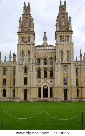 Všechny duše College