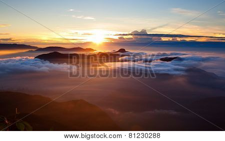 Amazing sunrise seen from Sri Pada