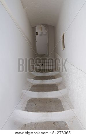 Alleyway. Laterza. Puglia. Italy.