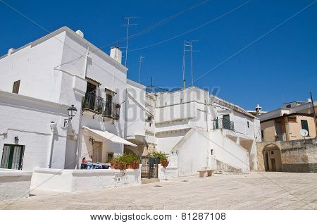 Alleyway. Laterza. Puglia. Italy.