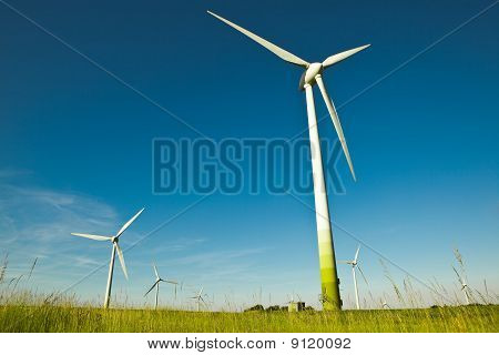 Větrná turbína - zelená a alternativní zdroje energie
