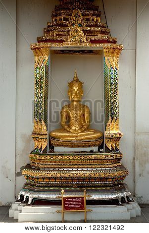 AYUTTHAYA,THAILAND-FEBRUARY 10,2010 : Golden Buddha on the walls of the ordination hall in Wat Na Phra Meru,This temple is an important one in Ayutthaya Historical park of Thailand,Middle of Thailand.