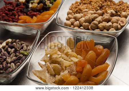 Ingredients and preparation of italian Easter milk and dark choccolate eggs and sweets