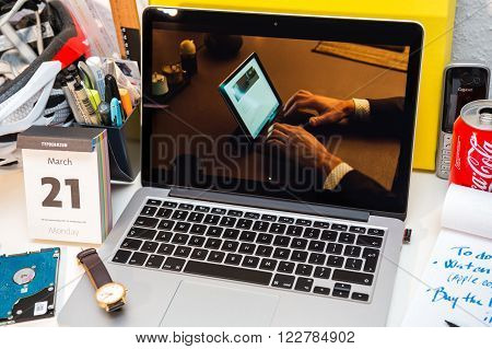 Paris France - March 21 2016: Apple Computers Website On Macbook Pro Retina In A Geek Creative Room 
