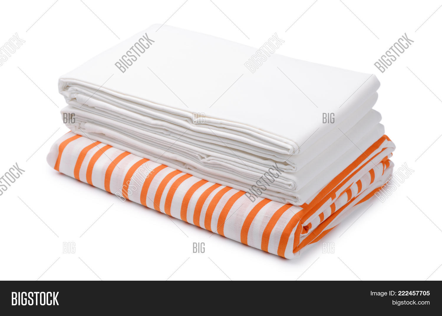 Стопка белых полотенец. Белая простыня фон. Полотенце мокап. Stack white. Бумага 13 на 28.