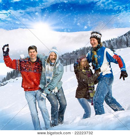 aranyos családi birtoklás móka a hóban