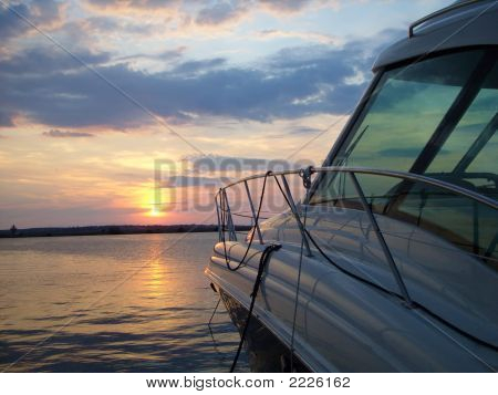 Yaht Port bei Sonnenuntergang