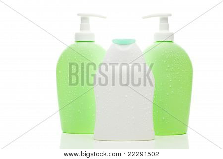 Envases cosméticos, aislados en blanco