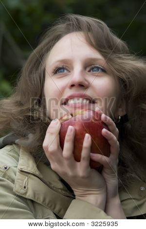 Девушка с Apple