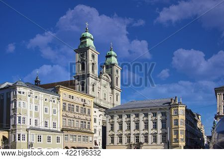 Old Cathedral Or Alter Dom At The Main Square, Hauptplatz In Linz, Austria.