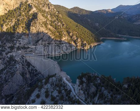 Great Dam On Oymapinar Lake, Mountain And Forest In Turkey - Green Canyon In Oymapinar Mount Area At