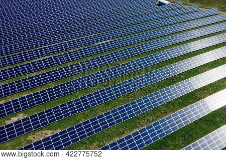 Solar Panel Produces Green, Environmentaly Friendly Energy.