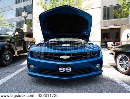 Mt. Clemens, Michigan - Usa - 06-05-2021: Mt. Clemens 2021 Hot Rod City Classic Car Show And Cruise