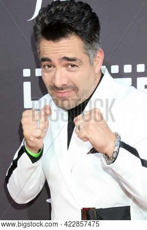 LOS ANGELES - JUN 2:  Omar Chaparro at the 7th and Union Premiere -  Los Angeles Latino International Film Festival at the TCL Chinese Theater IMAX on June 2, 2021 in Los Angeles, CA