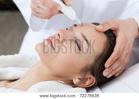 Cavitation Peeling In Spa