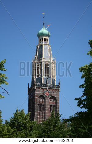 エンクハイゼンの Zuidertoren の教会の塔