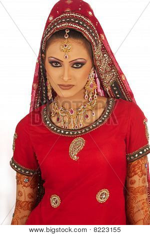 Retrato de una belleza de novia asiática