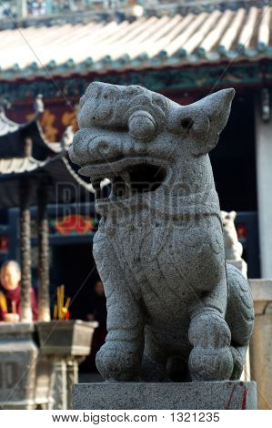 Stenen leeuw van Chinese tempel