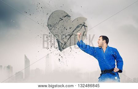 Krate man in action