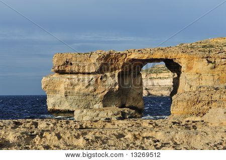 Vinduet azurblå i Dwejra Gozo Malta