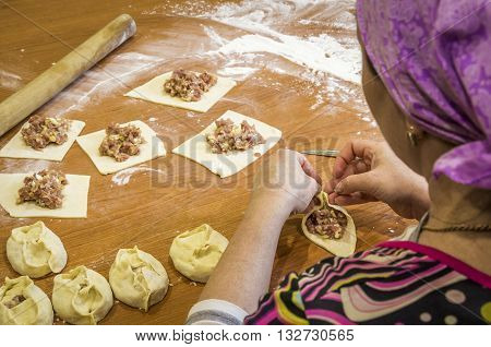 Manual cooking dumplings in the home kitchen