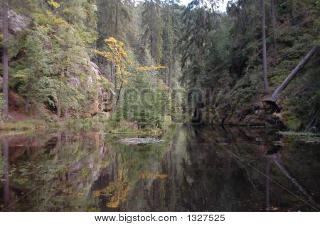  Pequeño lago