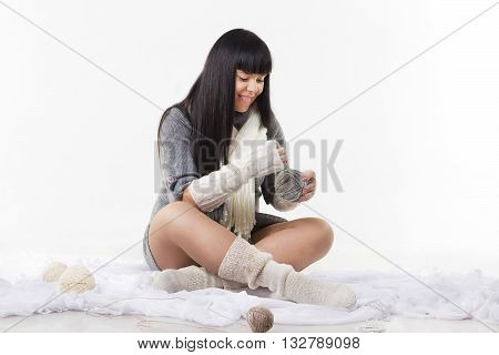 Women with ball of yarn in her hands