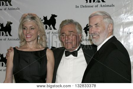 Shera Danse, Peter Falk and Dr. Elliott Katz at the 'In Defense of Animals Hosts 2nd Annual Guardian Award' at the Paramount Studios in Los Angeles, USA on October 30, 2004.