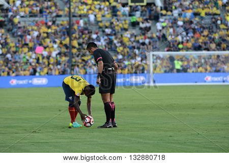 Ecuatorian Soccer Player In Front Of The Referee During Copa America Centenario