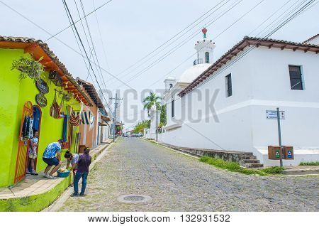 SUCHITOTO EL SALVADOR - MAY 07 : Street view of Suchitoto El Salvador on May 07 2016. the colonial town of Suchitoto built by the Spaniards in the 18th century