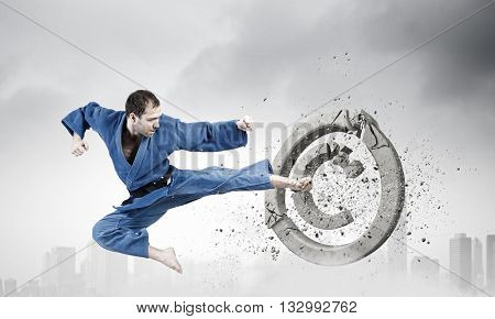 Krate man in action