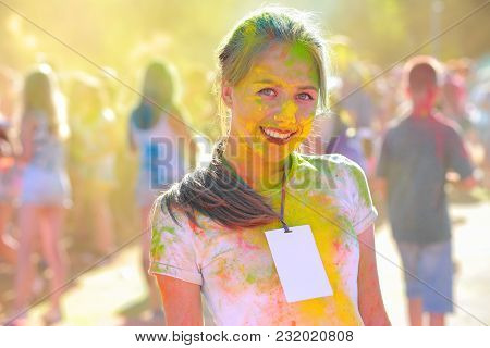 Dnepropetrovsk (dneper), Ukraine - August 28, 2016: Girl Volunteer Posing Against The Background Of 