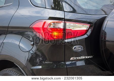 Private Car Ford Ecosport Suv Car For Urban User.