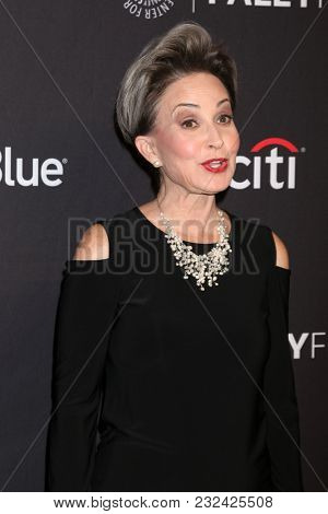 LOS ANGELES - MAR 21:  Annie Potts at the 2018 PaleyFest Los Angeles - 